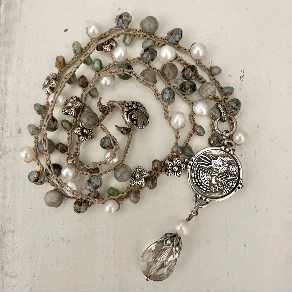 ARTISAN Necklace “Treasures” Pearls and Labradorite with Swivel Pendant - Picture 7 of 13